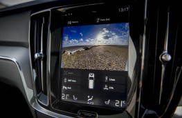 Volvo V60 R-Design, dash detail